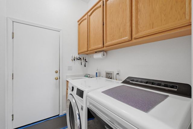8329 Oakwood Hills Cir, Citrus Heights, CA 95610