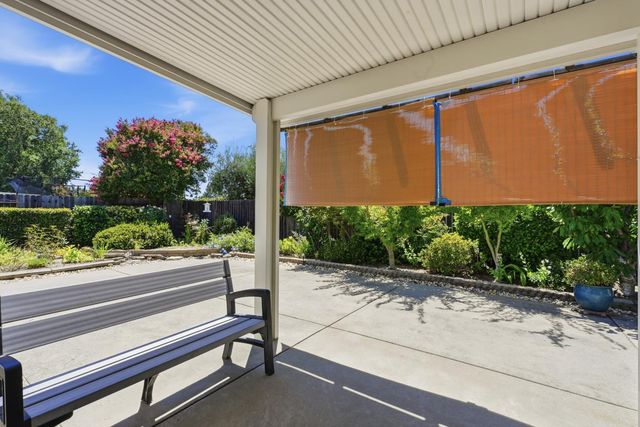8329 Oakwood Hills Cir, Citrus Heights, CA 95610
