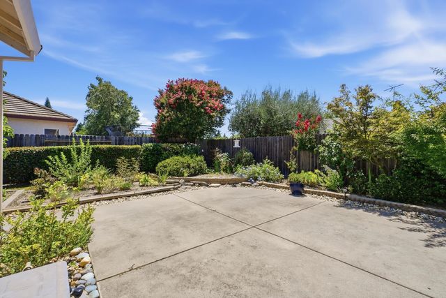 8329 Oakwood Hills Cir, Citrus Heights, CA 95610