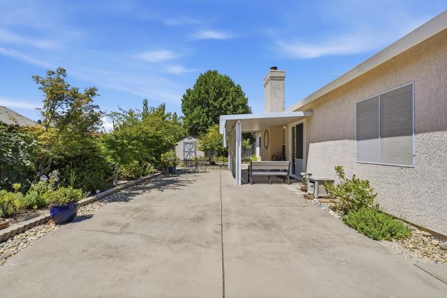 8329 Oakwood Hills Cir, Citrus Heights, CA 95610