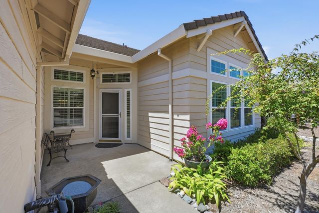 8329 Oakwood Hills Cir, Citrus Heights, CA 95610
