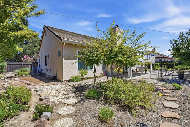 8329 Oakwood Hills Cir, Citrus Heights, CA 95610