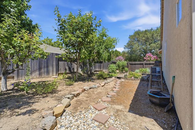 8329 Oakwood Hills Cir, Citrus Heights, CA 95610