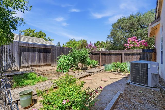 8329 Oakwood Hills Cir, Citrus Heights, CA 95610