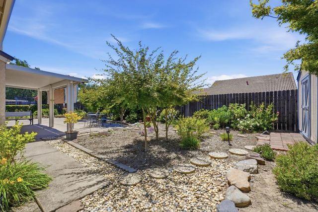 8329 Oakwood Hills Cir, Citrus Heights, CA 95610