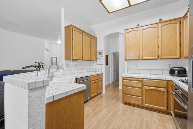 8329 Oakwood Hills Cir, Citrus Heights, CA 95610
