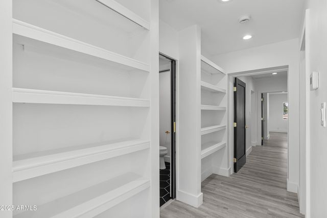 2502 E WHITTON Avenue, Phoenix, AZ 85016