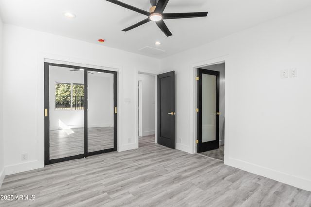 2502 E WHITTON Avenue, Phoenix, AZ 85016