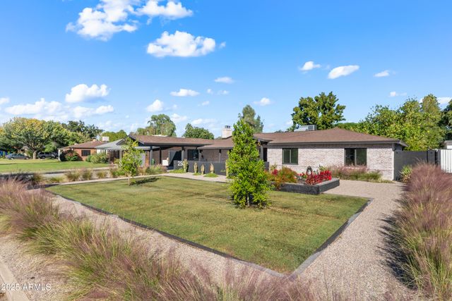 2502 E WHITTON Avenue, Phoenix, AZ 85016