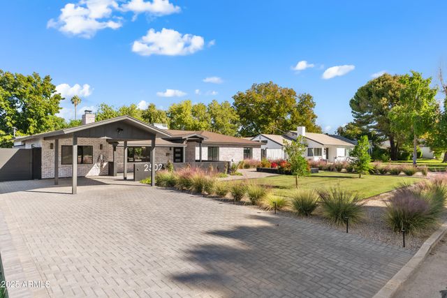 2502 E WHITTON Avenue, Phoenix, AZ 85016