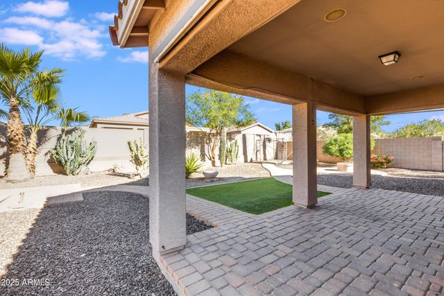 17366 W FETLOCK Trail, Surprise, AZ 85387