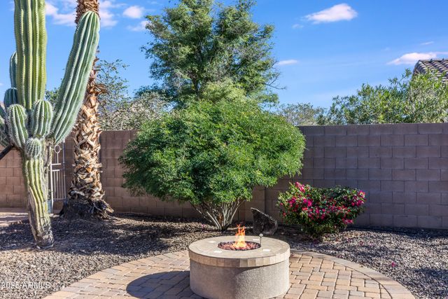 17366 W FETLOCK Trail, Surprise, AZ 85387