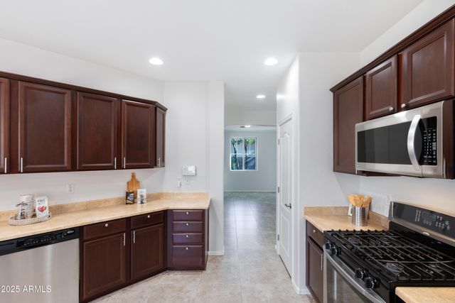 17366 W FETLOCK Trail, Surprise, AZ 85387