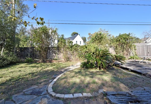 911 Wynnwood Lane, Houston, TX 77008