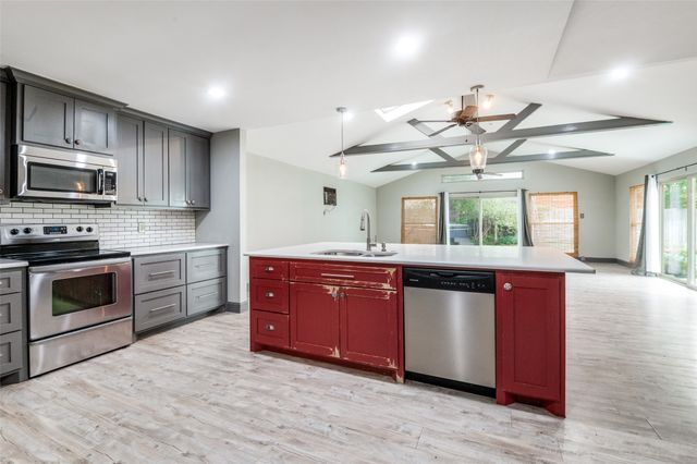 2511 Ridgemoor Court, Arlington, TX 76016