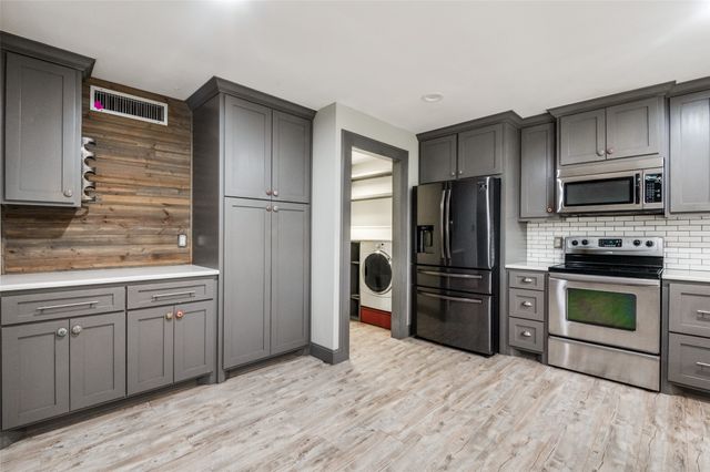 2511 Ridgemoor Court, Arlington, TX 76016