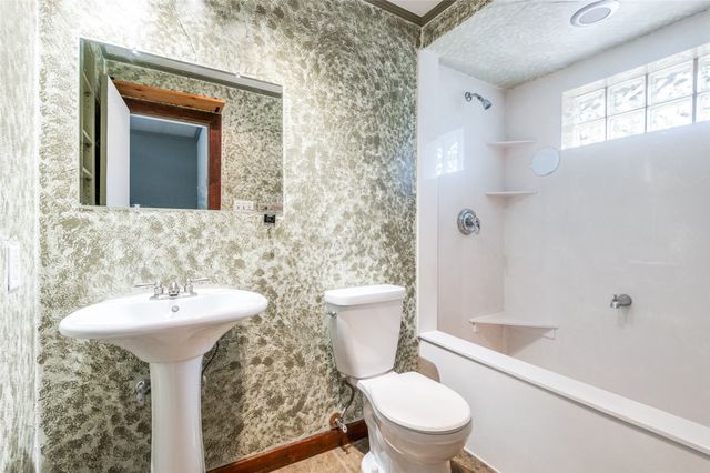 2511 Ridgemoor Court, Arlington, TX 76016