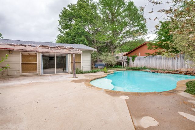 2511 Ridgemoor Court, Arlington, TX 76016