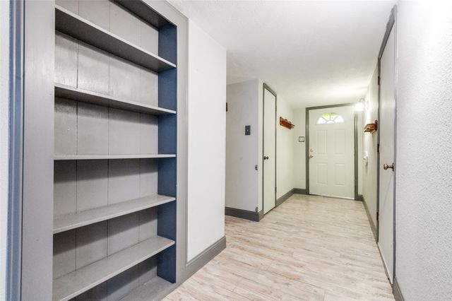 2511 Ridgemoor Court, Arlington, TX 76016