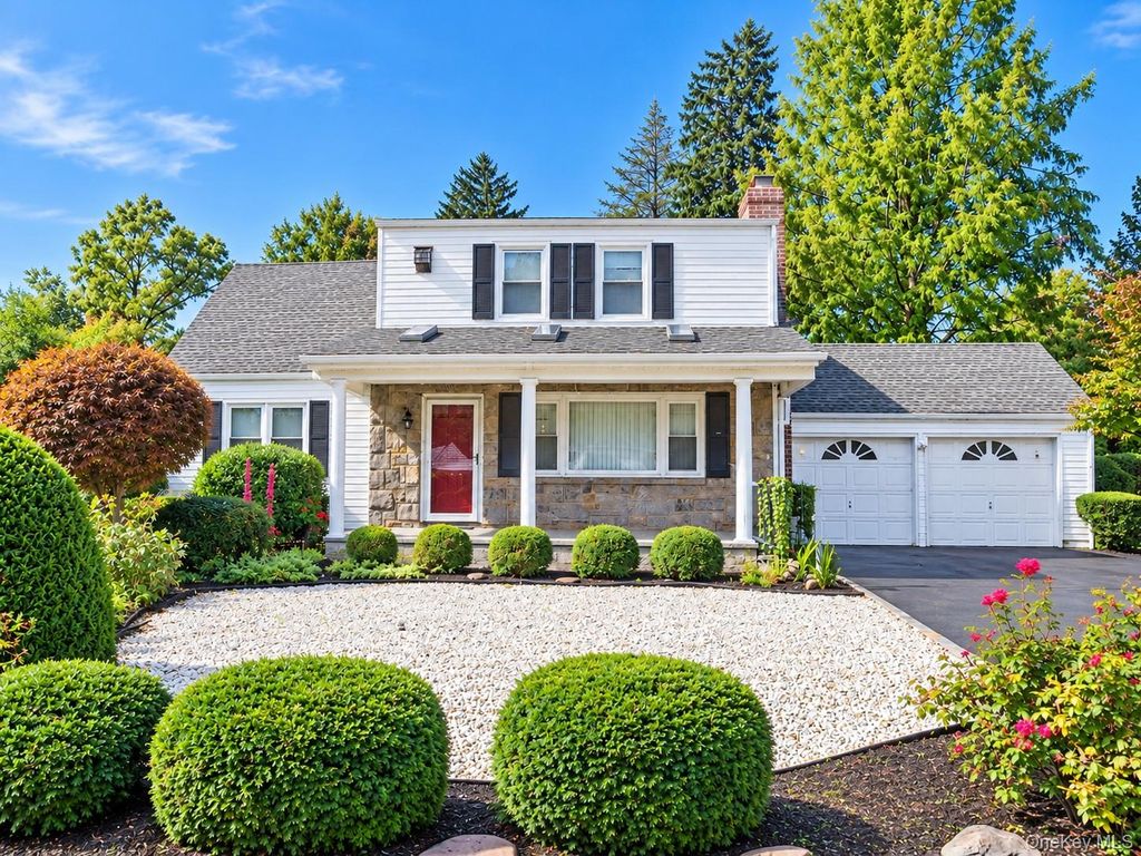 15 Sherwood Road, Glen Cove, NY 11542 — exterior