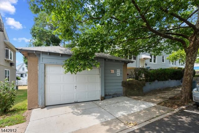 191 Brown Ave, Prospect Park Boro, NJ 07508