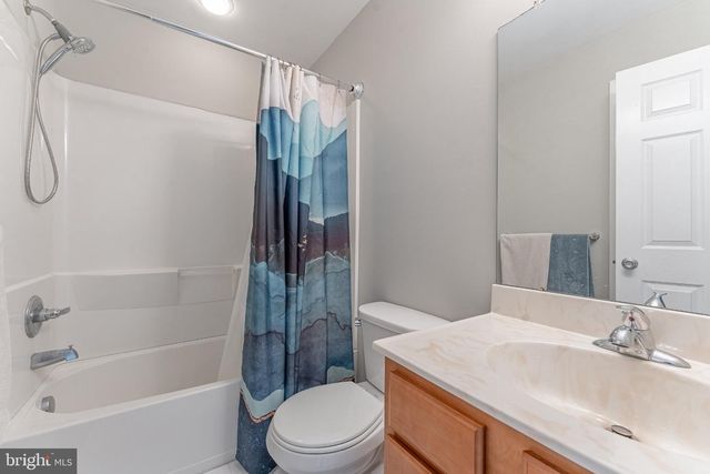 1422 BRAYDEN DR, Boothwyn, PA 19061