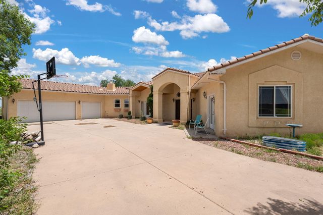 626 Dinkle Road, Edgewood, NM 87015