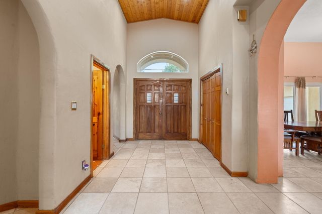 626 Dinkle Road, Edgewood, NM 87015