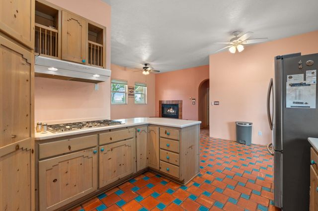 626 Dinkle Road, Edgewood, NM 87015