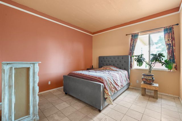 626 Dinkle Road, Edgewood, NM 87015