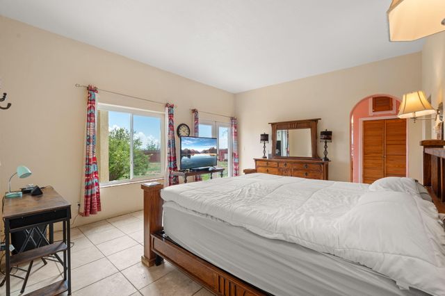 626 Dinkle Road, Edgewood, NM 87015