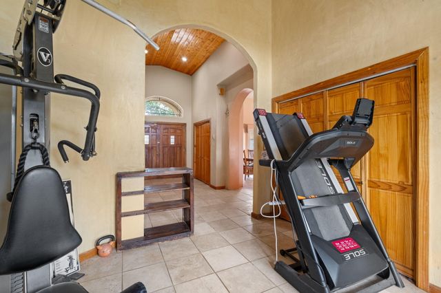 626 Dinkle Road, Edgewood, NM 87015