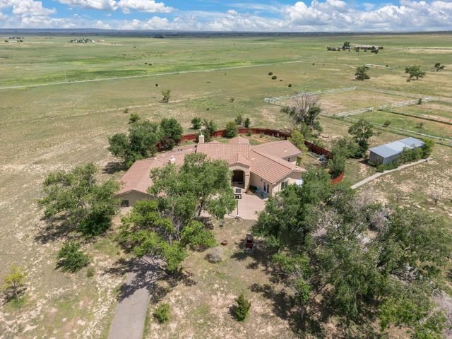 626 Dinkle Road, Edgewood, NM 87015