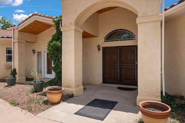 626 Dinkle Road, Edgewood, NM 87015