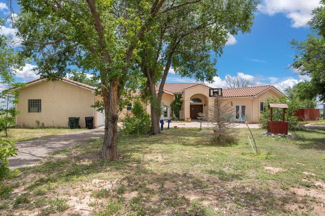 626 Dinkle Road, Edgewood, NM 87015