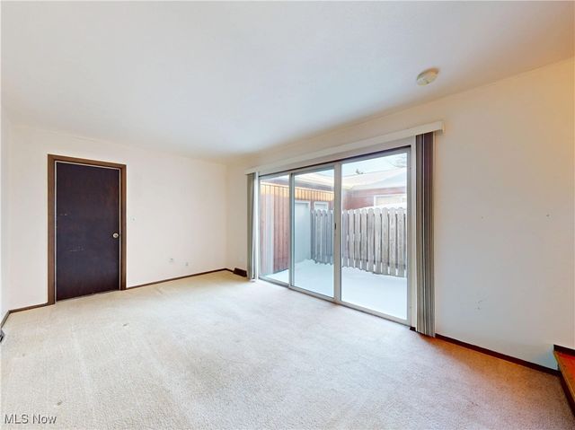 6484 State Road D1, Parma, OH 44134