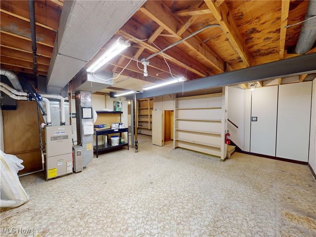 6484 State Road D1, Parma, OH 44134