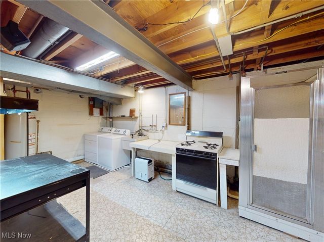 6484 State Road D1, Parma, OH 44134