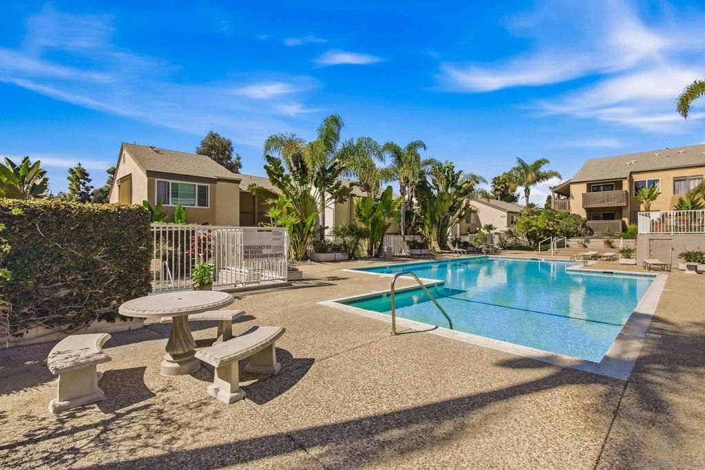 Image 18 of property listing at 8581 Villa La Jolla Dr G, La Jolla, CA 92037