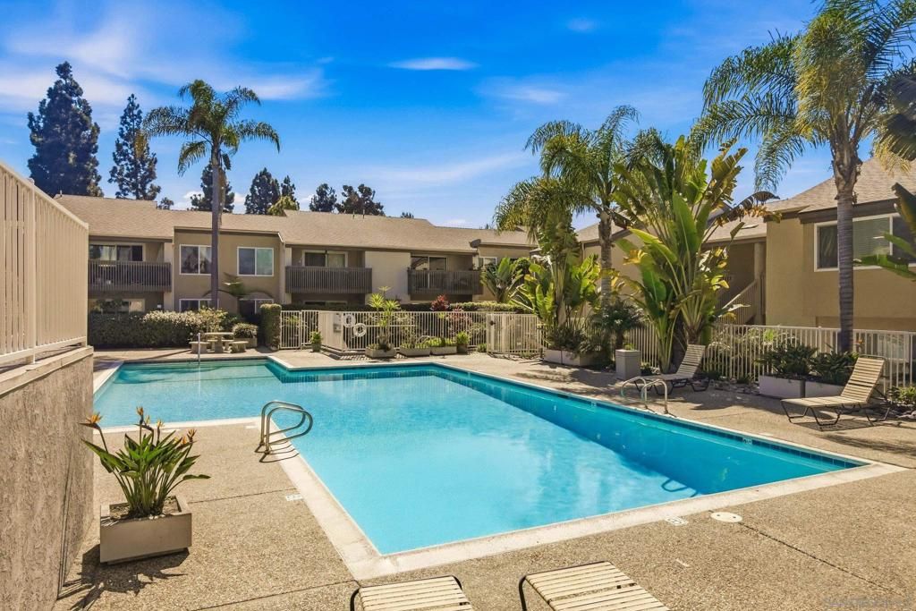 Image 19 of property listing at 8581 Villa La Jolla Dr G, La Jolla, CA 92037