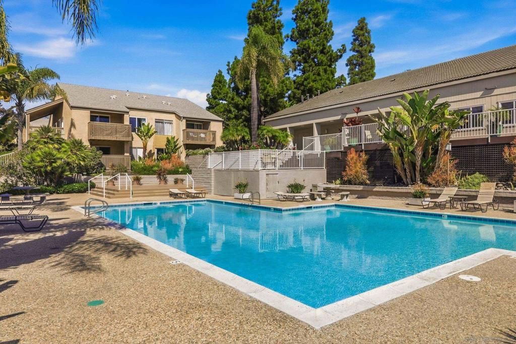 Image 20 of property listing at 8581 Villa La Jolla Dr G, La Jolla, CA 92037