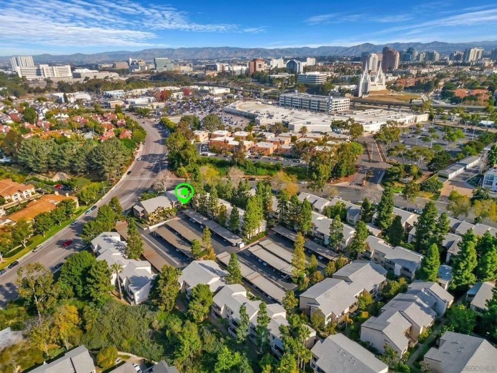 Image 30 of property listing at 8581 Villa La Jolla Dr G, La Jolla, CA 92037