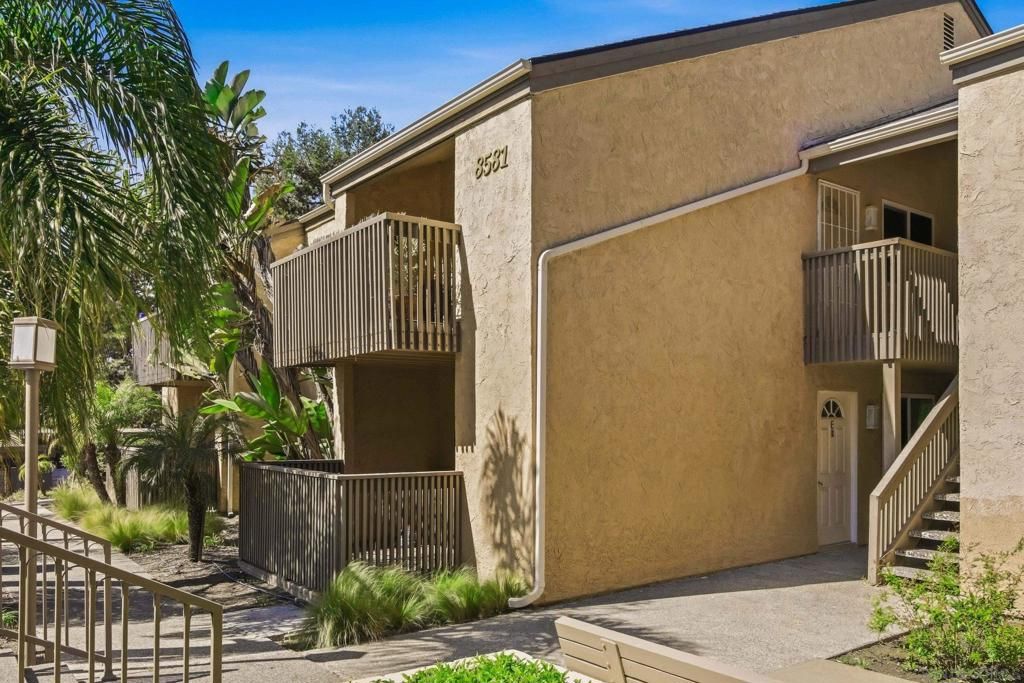 Image 33 of property listing at 8581 Villa La Jolla Dr G, La Jolla, CA 92037