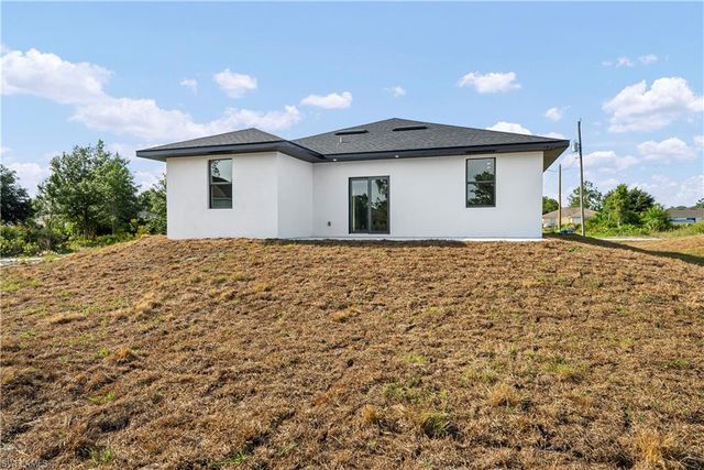 3103 42nd ST W, Lehigh Acres, FL 33971