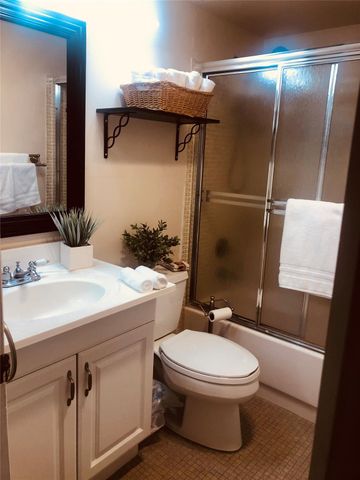 122 Farnham F, Deerfield Beach, FL 33442