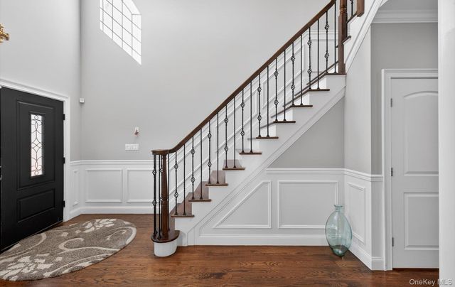 805 Pine Place, Bellmore, NY 11710