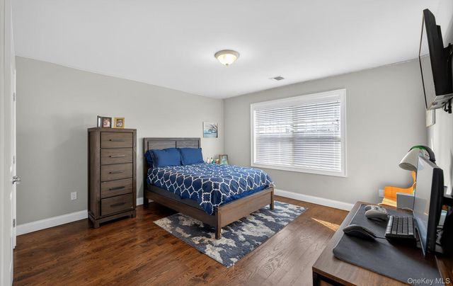 805 Pine Place, Bellmore, NY 11710