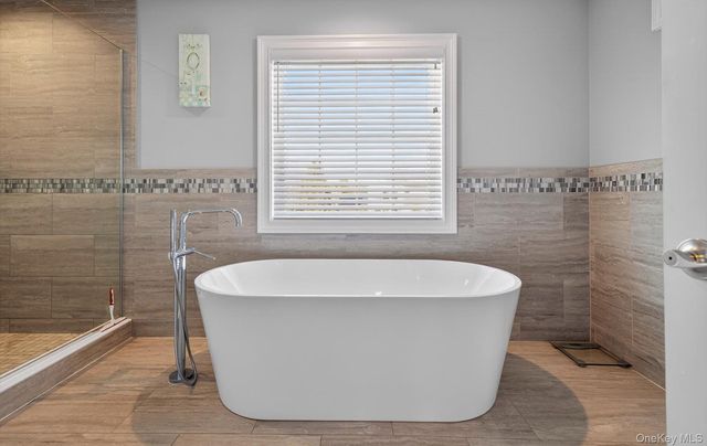 805 Pine Place, Bellmore, NY 11710