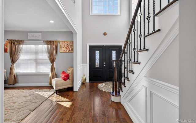 805 Pine Place, Bellmore, NY 11710