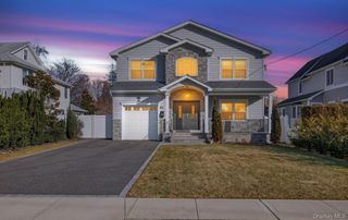 805 Pine Place, Bellmore, NY 11710